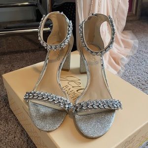 Jewel Badgley Mischka 7.5 silver heels